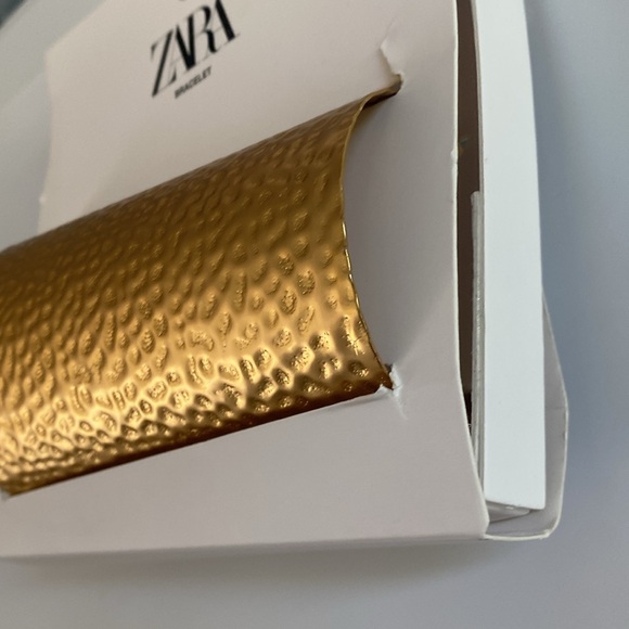 NWT Zara Hammered Bracelet - Picture 4 of 8